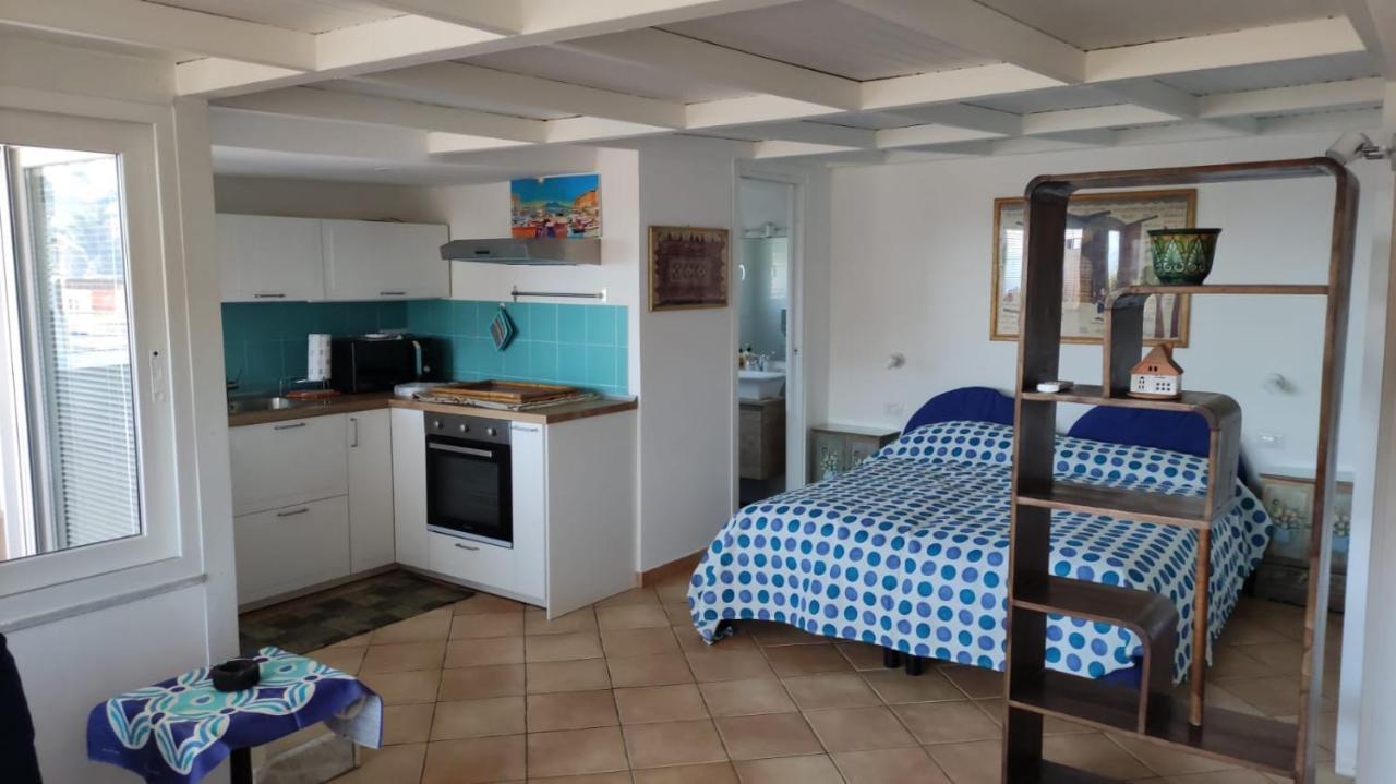 Bonbonniere In Chiaia District Apartment เนเปิลส์ ภายนอก รูปภาพ